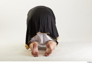 Arthur Fuller Sultan Bowing bowing kneeling whole body 0006.jpg